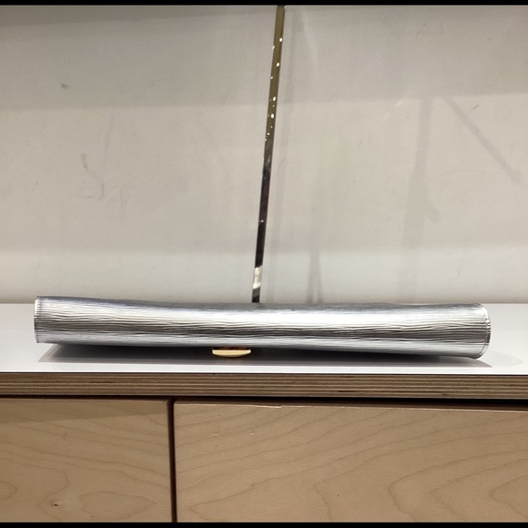 🔥SOLD🔥RARE Louis Vuitton Silver/Gold Epi
Leather Blade Clutch - Picture 3 of 5
